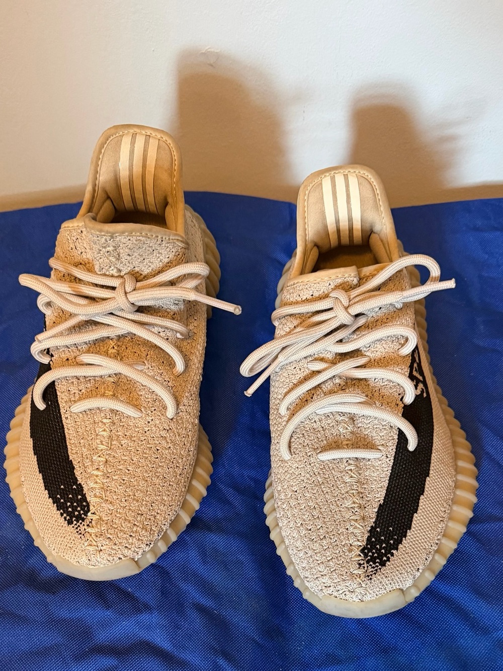 YEEZY Knit Women's Athletic Sneakers with Black Accent Mens 6.5/Woman 8